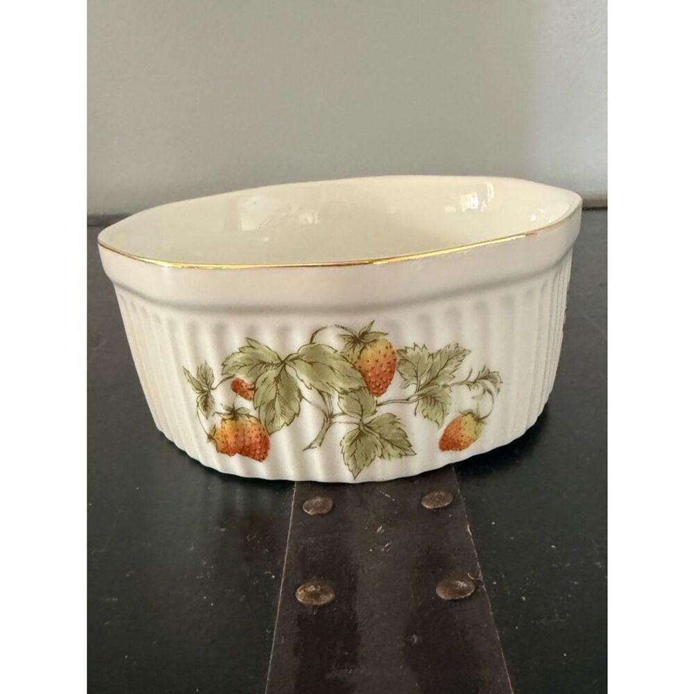 Oven to Table #6967 Strawberries Fluted Souffle Baking Dish Custard 5 1/4"